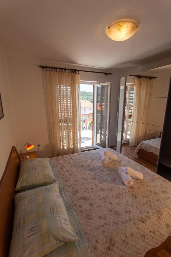Apartman Budimir1 เซรส ภายนอก รูปภาพ