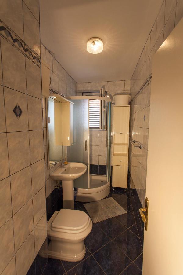 Apartman Budimir1 เซรส ภายนอก รูปภาพ