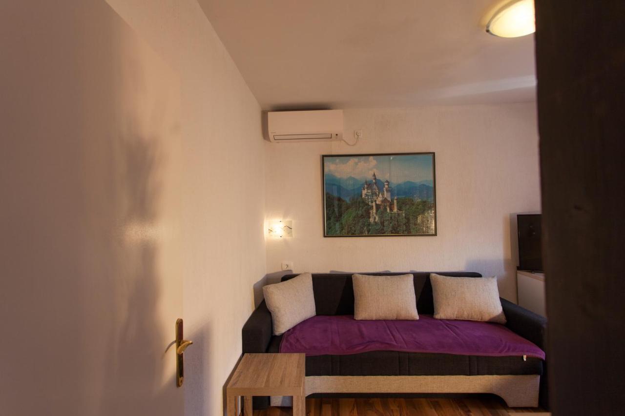 Apartman Budimir1 เซรส ภายนอก รูปภาพ