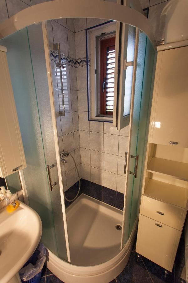 Apartman Budimir1 เซรส ภายนอก รูปภาพ