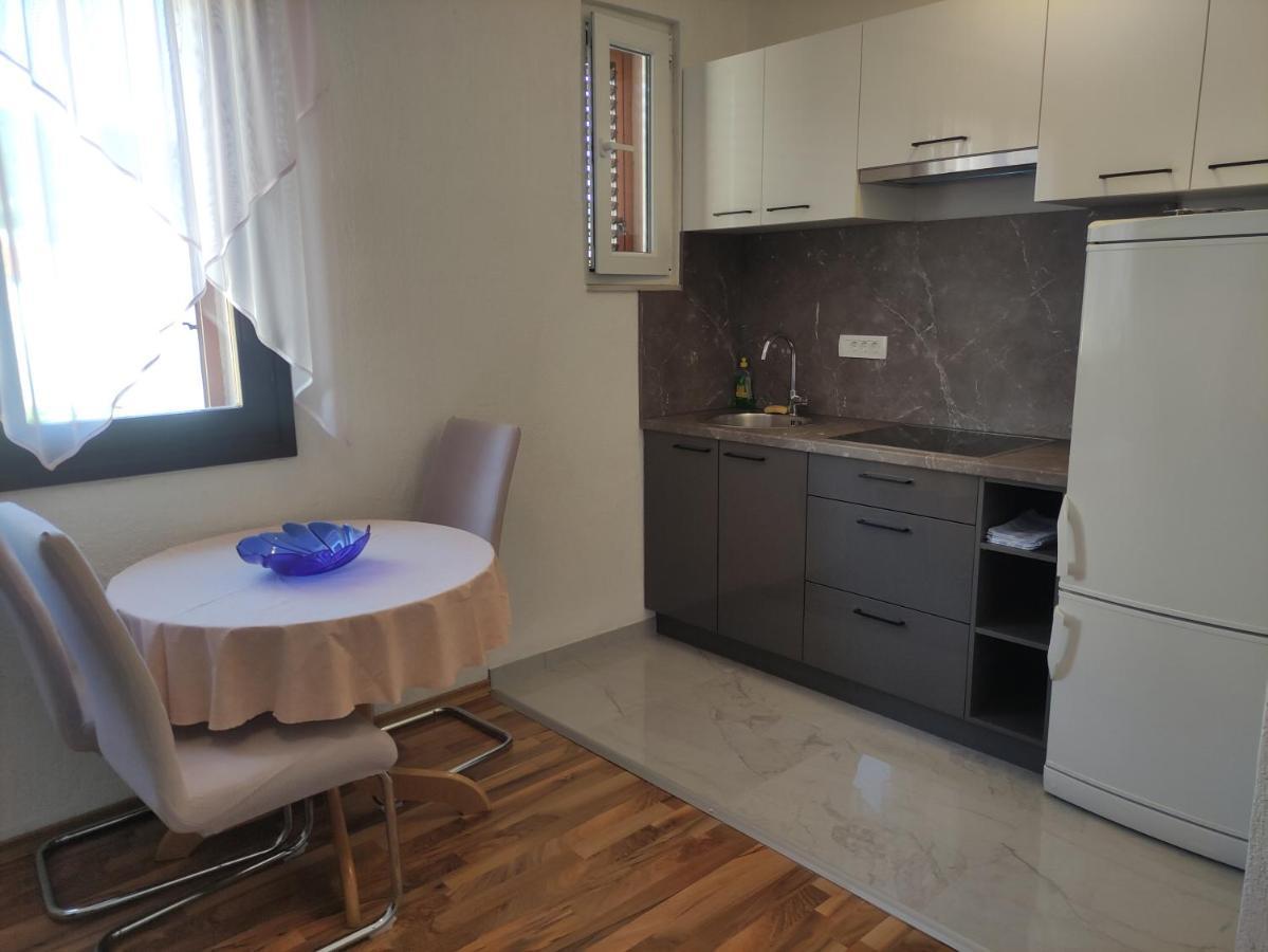 Apartman Budimir1 เซรส ภายนอก รูปภาพ